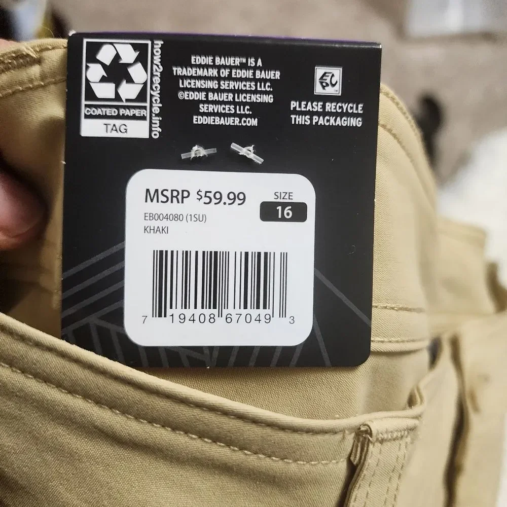 Eddie Bauer Beige Cargo pocket Shorts NWT
